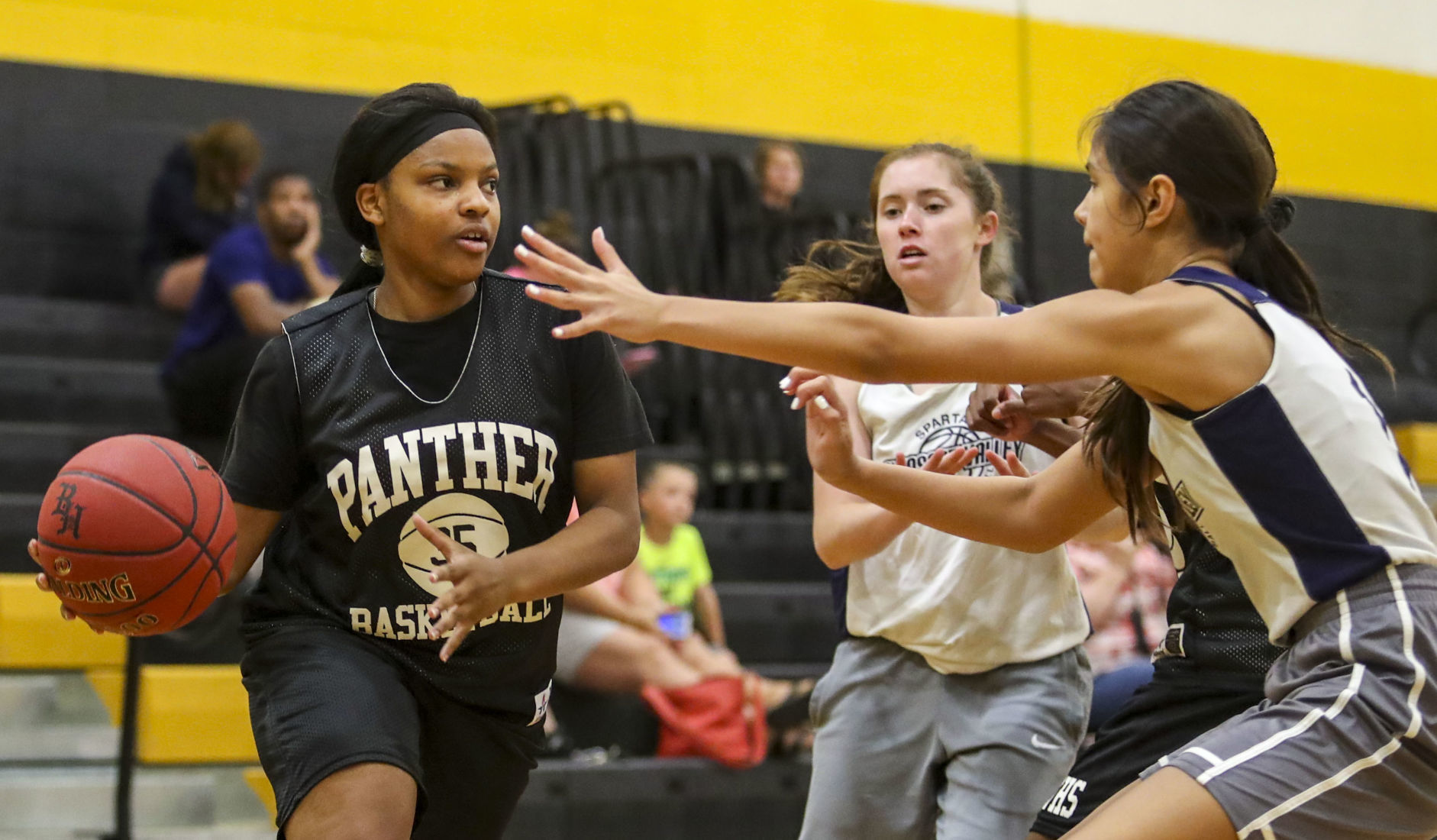 062819-mda-spt-girlshoops-009